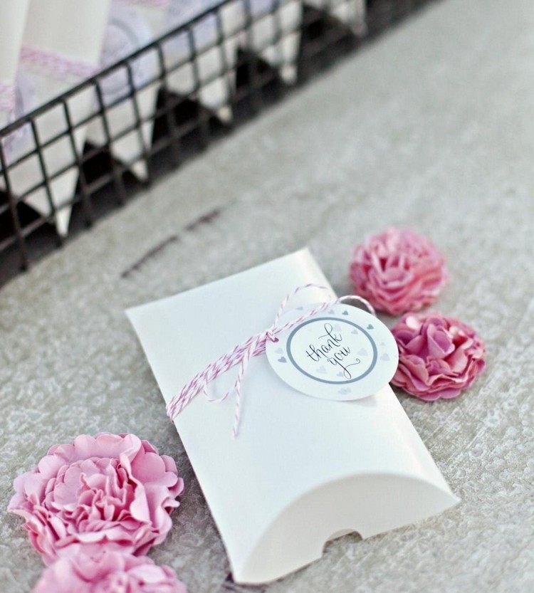 Svadobné darčeky balenie-kartón-obliečka na vankúš