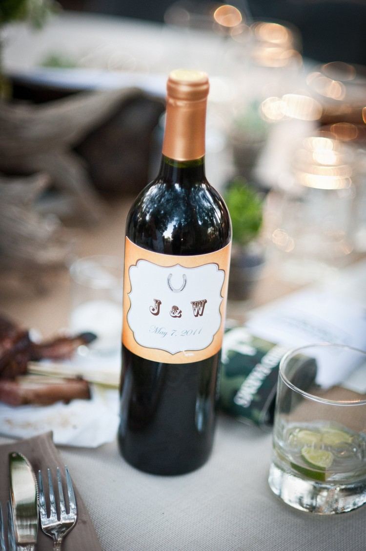 láskavosť-svadobná-fľaša-vína-personalizovaná-nálepka