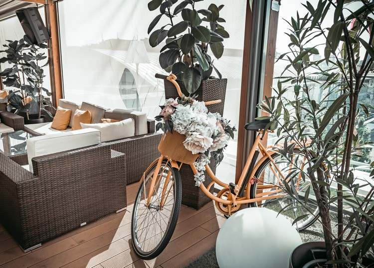 Kuchynský nábytok a zariadenie interiérový dizajn reštaurácie Greenery Trend