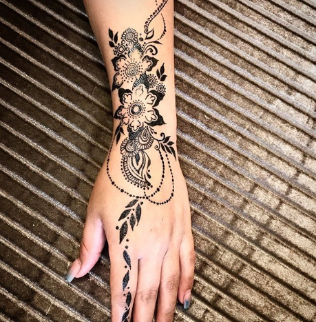 Hvor får man en henna -tatovering - foto 4