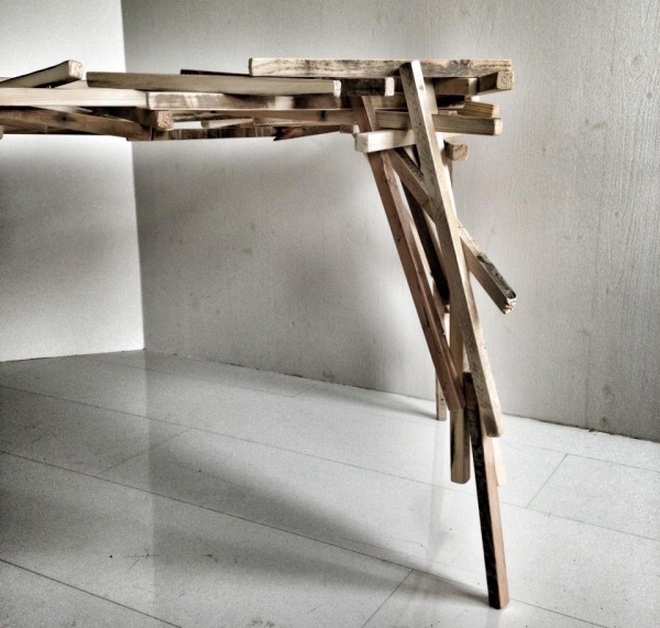 Nábytok vyrobený z europaliet je vyrobený zo stolového dreva