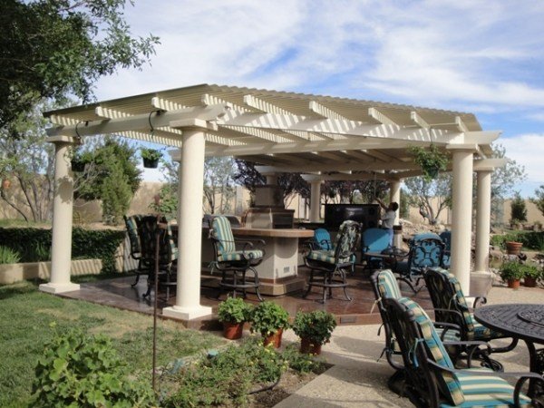 Materiály Terasa pokrývajúca hliníkovú bielu pergolovú tyč vonku Materiály kryt terasy hliníkový biely pergola bar