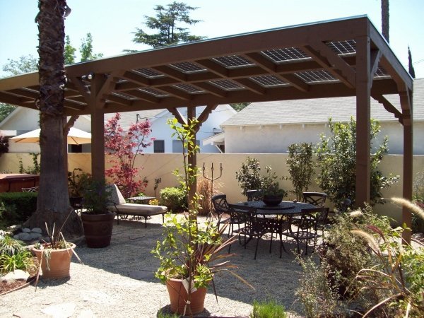 Materiály strešná krytina hliníková krytina drevená konštrukcia Materiály na zastrešenie terasy hliníková strešná konštrukcia