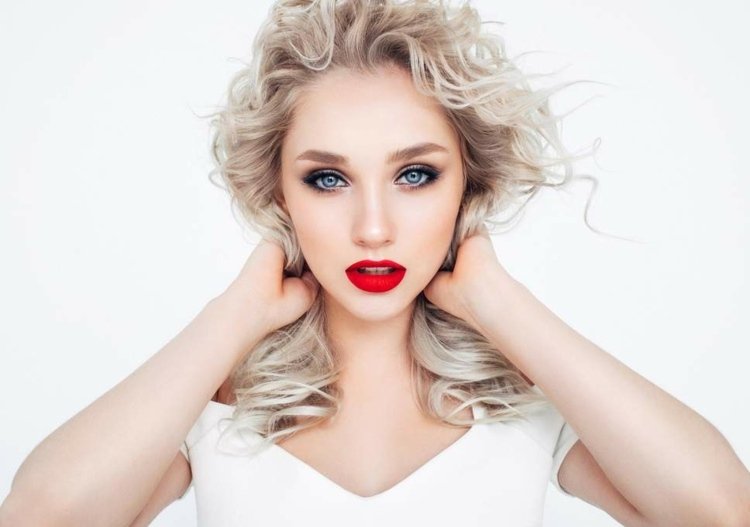 Odstráňte žltý odtieň Bieliace blond vlasy Tipy na starostlivosť