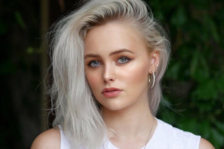 Odstráňte žltý odtieň Harmančekový čaj domáce prostriedky na zosvetlenie blond vlasov