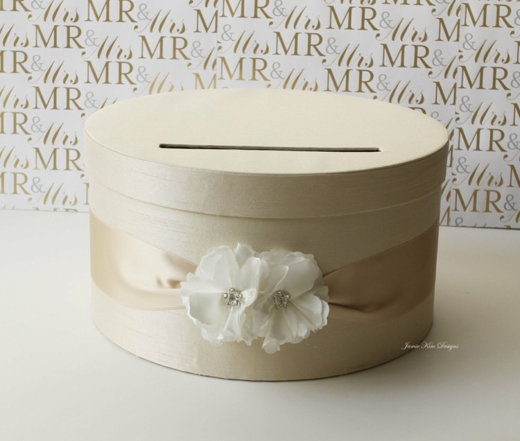 Peniaze na svadbu v krabici Darčekový box s mašľou zo slonoviny