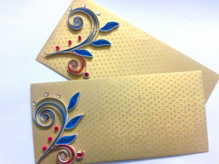 Peniaze na svadbu v žltej obálke žltá karta s kvetmi na svadbu