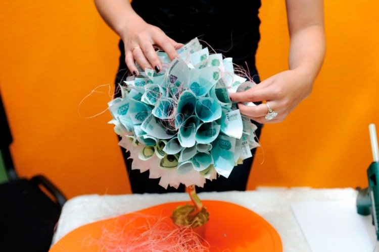 peniaze-darčeky-svadobný strom-zložené-peniaze