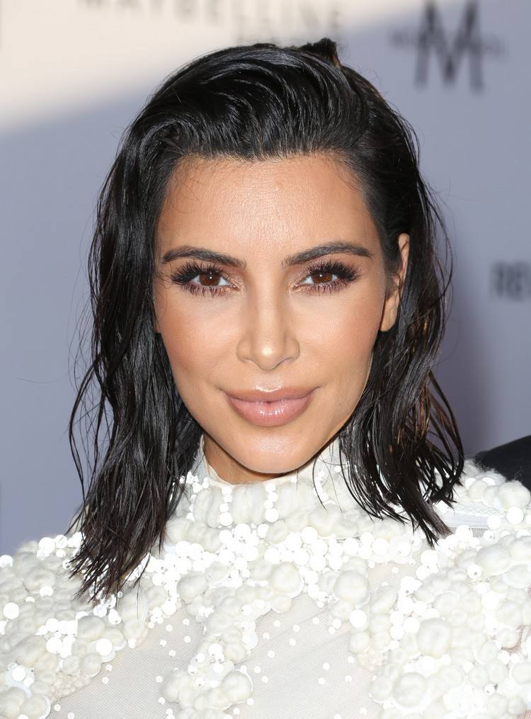 Účesy Kim Kardashian Účesy Obrázky Gelly Bob