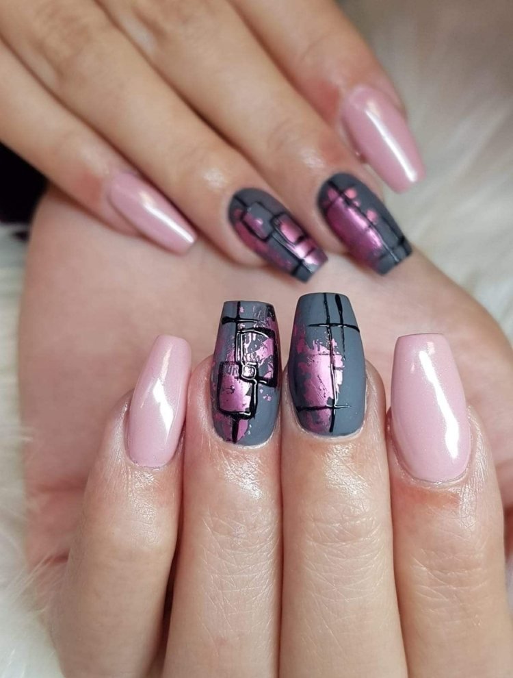 Trendy gélové nechty ružové matné dekorácie nechtov 2020