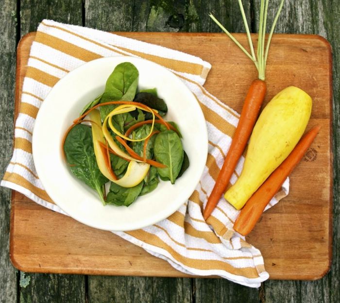 šalát zo špenátovej mrkvy drevený uterák z konca leta