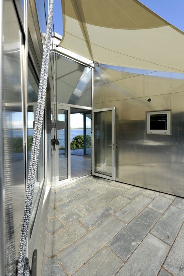 Hliníkový dom s terasou a drevenou podlahou-markíza