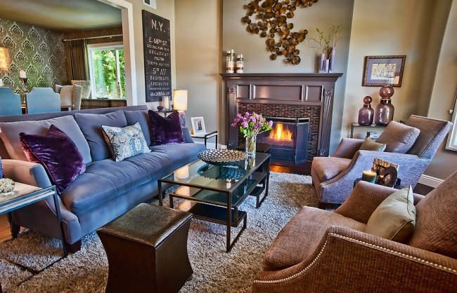 eklektický dizajn obývacej izby mäkký koberec pohovka kreslo krb eklektická obývacia izba mäkký koberec pohovka kreslo krb