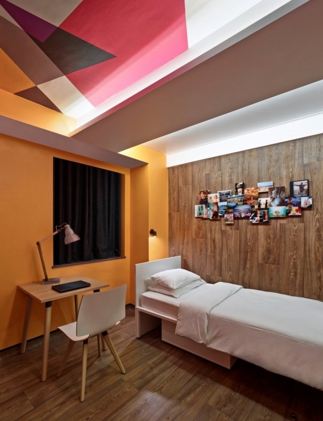 generátor renovácia hostela, jednolôžko, drevená stena, podlaha generátor rekonštrukcia londýnskej ubytovne jednolôžková drevená stena