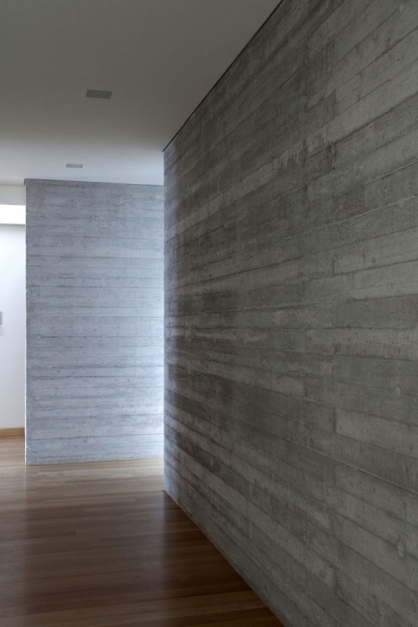 moderné sídlo s geometrickými tvarmi kamenného vzhľadu