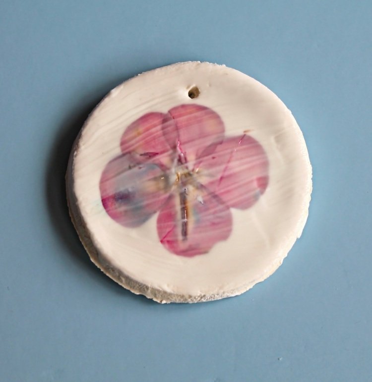 Lisované kvety-tesnenie-skladovacie-prívesy-mobilné