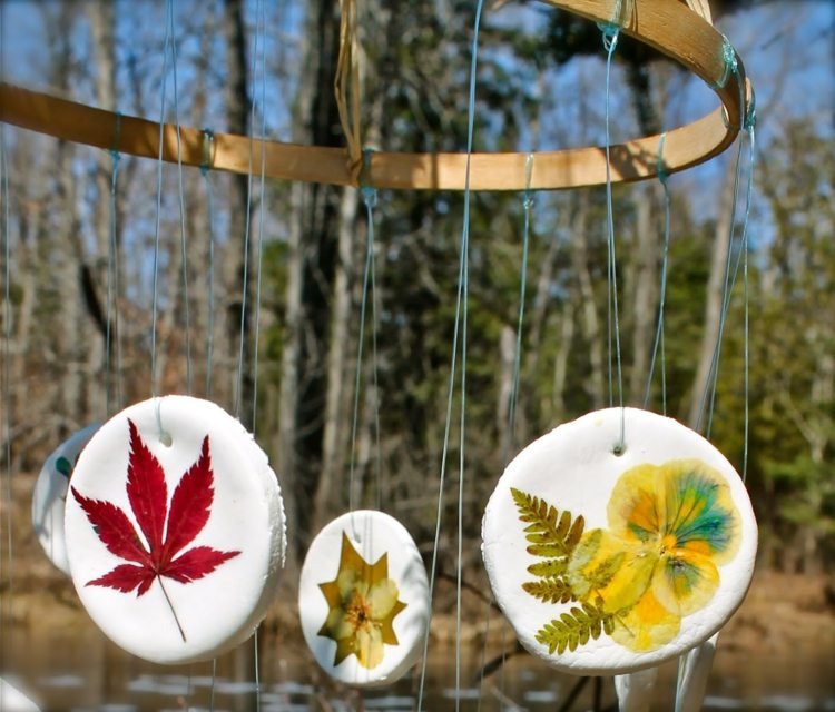 lisované kvety-rastliny-dekorácia-macešky-listy