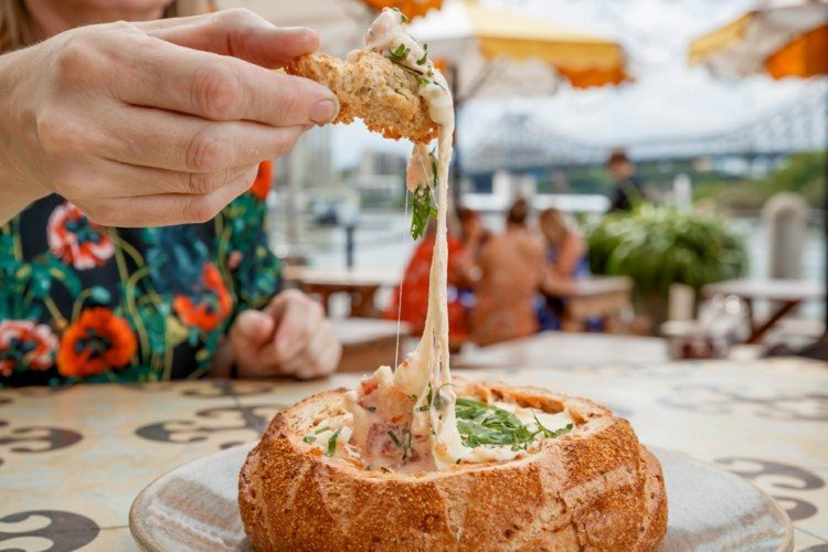 Recept na syrový dip Prstové jedlo formou bufetu nápady pokrmy v bochníku chleba