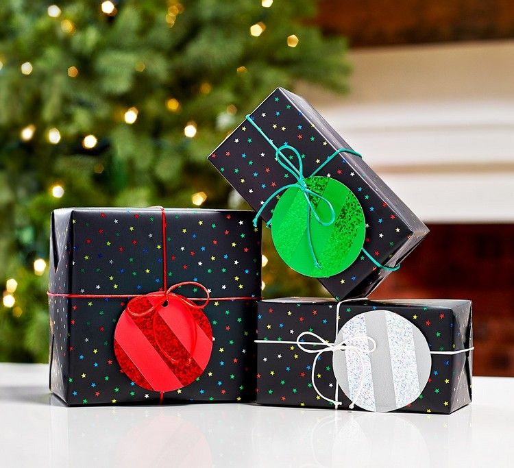 Menovky na darčeky Tinker k Vianociam vystrihované vianočné gule