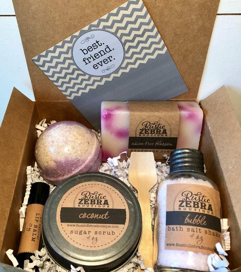 Najlepšie priateľky nápady na darček k narodeninám telové mlieko s kokosovým telom