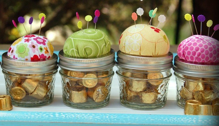 Darčeky kuchynka ku dňu matiek cukríky zaváraninové poháre