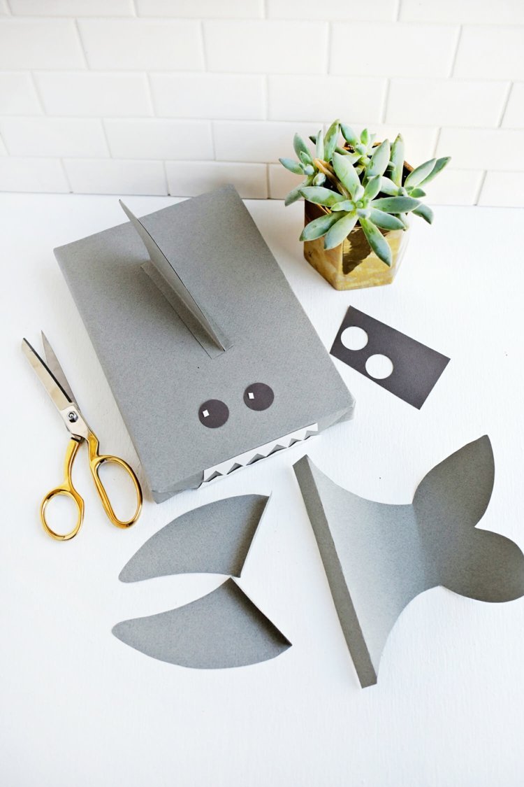 Pokyny pre žraloka - drotárske plutvy a chvost na darčekové balenie