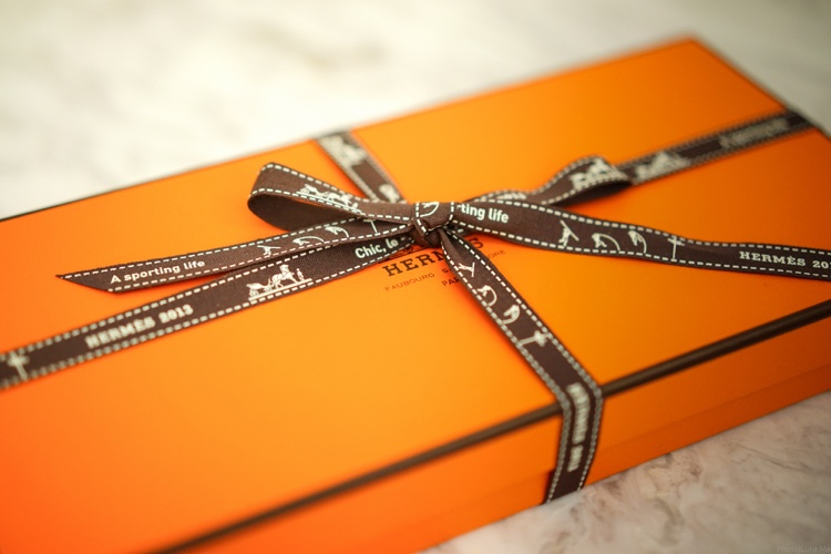 nápady na darčeky-ženy-vianočné-dizajnérske-kúsky-móda-módne-články-darovanie