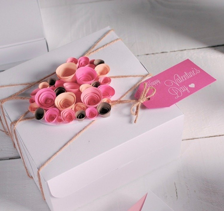 Vyrobte si na Valentína ruže z papiera drotár darčekové balenie na Valentína vyrobte si ruže papierová romantika
