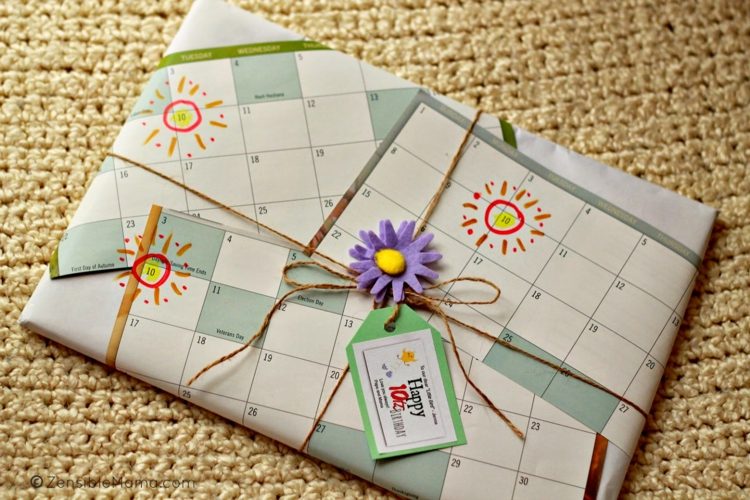 Tvorba s kalendármi - na balenie použite staré listy kalendára drotár darčekové balenie recaceln listy kalendára slnečná farba