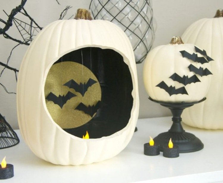 Zachovanie tekvicových bielych diorámových papierových netopierov