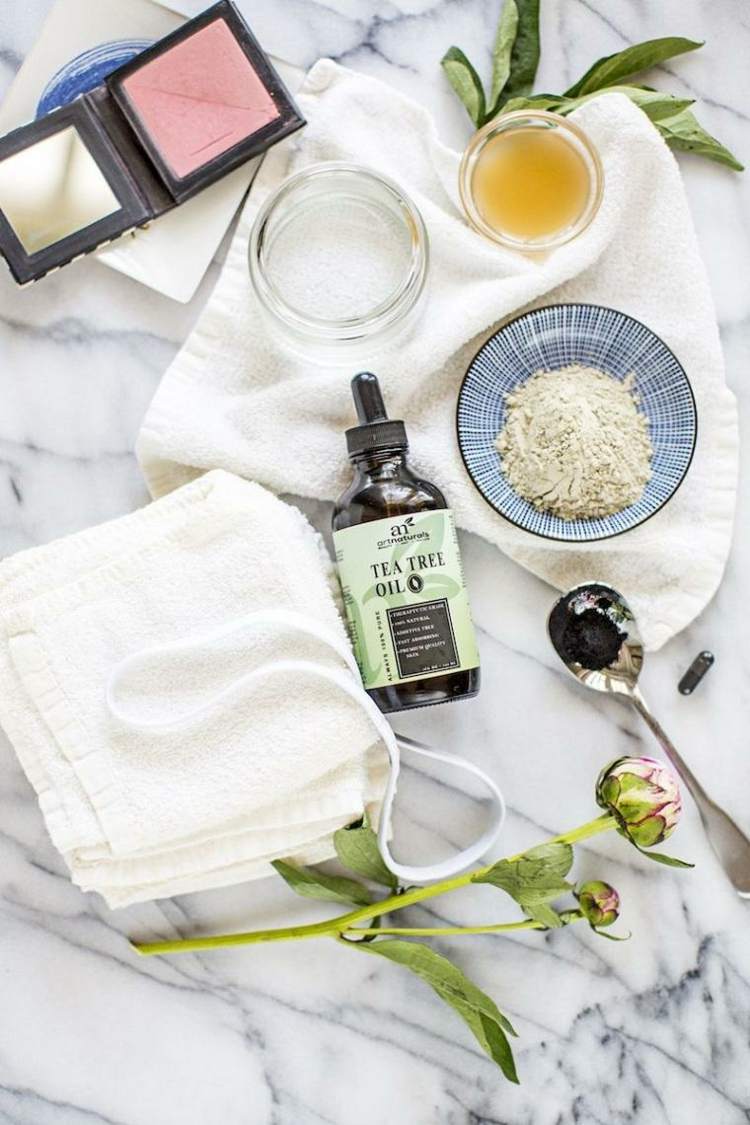 liečivý íl čajovníkový olej pleťové masky s aktívnym uhlím diy