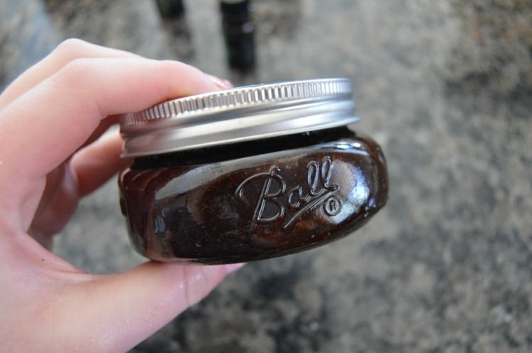 Vytvorte si vlastnú pleťovú masku s kávou recept agávový sirup čajovníkový olej