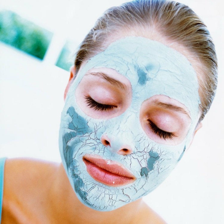 Vyrobte si masky na tvár sami pleťový peeling-urobte si-masku-recepty-prírodné-produkty