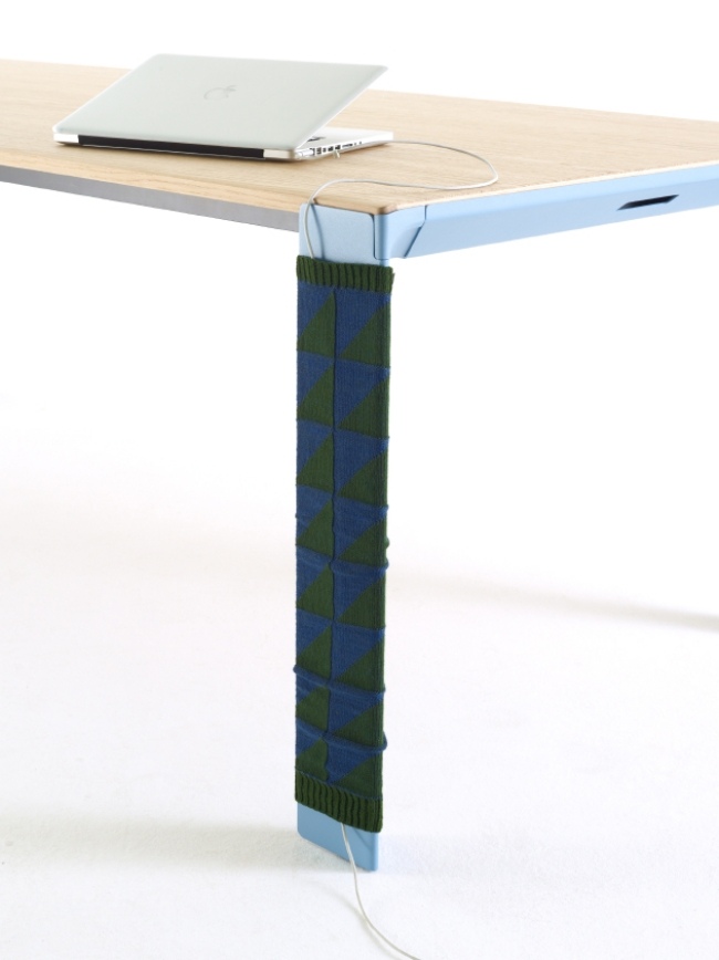 pletená ponožka s geometrickým vzorom pre dizajn stola