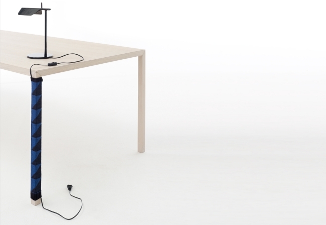 pletená ponožka farebnej dekorácie pre dizajn stola