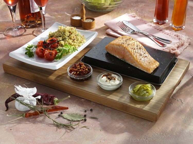 Chutné recepty - varte na tanieri z lávového kameňa Zdravá omáčka zo sušeného paradajkového lososa