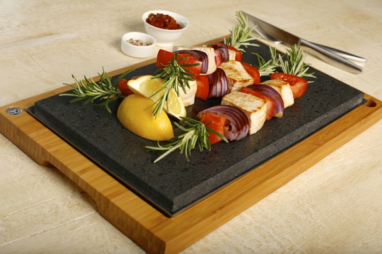 Chutné recepty s cibuľou a syrom Príprava zdravého lávového kameňa na poter mečiara