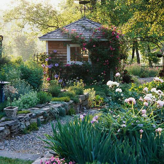 Postavte si svoj vlastný záhradný altánok popínavé rastliny