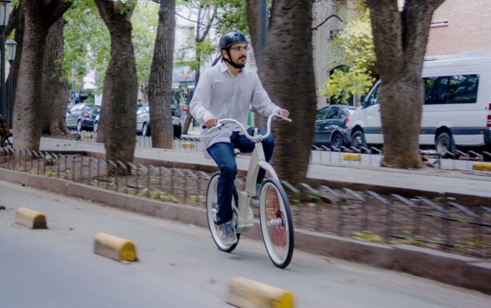 moderný-elektrobicykel-skladací-17 kilogramov ľahký, poháňaný výlučne pedálmi