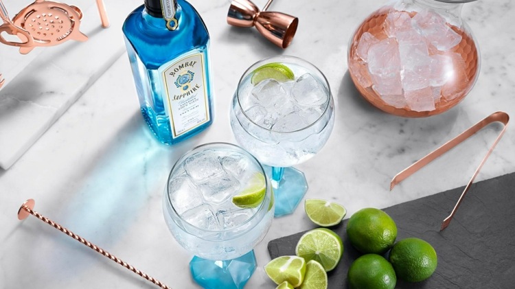gin tonikum originálny recept vápno príslušenstvo bombay gin obsahuje alkohol