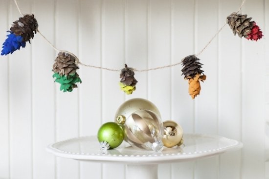 Zimná jesenná vianočná dekorácia Vianočný stromček guľa veniec-ručné práce prírodné materiály-šišky