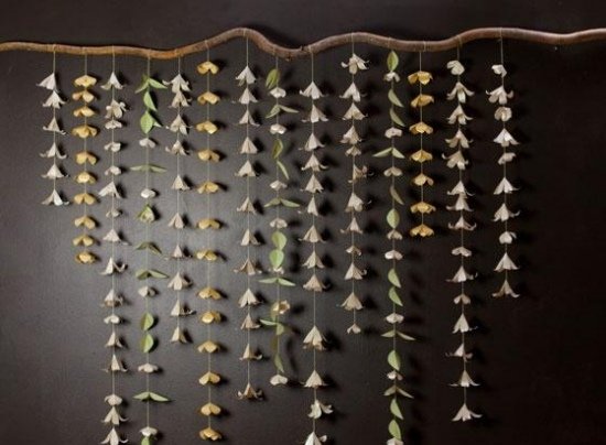 Nápady na jesenné dekorácie veniec na zavesenie-kvetinový dážď