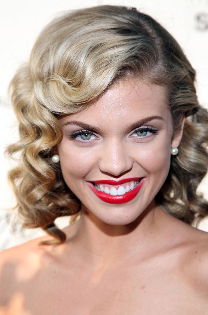 retro-bob účes-vlny-annalynne-mccord-starlooks-pre-styling-svadobný-look