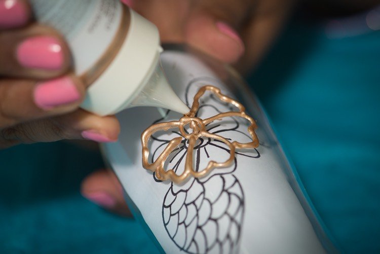 maľovanie na sklo-nápady-šablóna-obrys-kresba-vodotesné