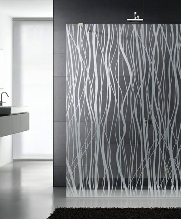 moderná sklenená sprchová kabína