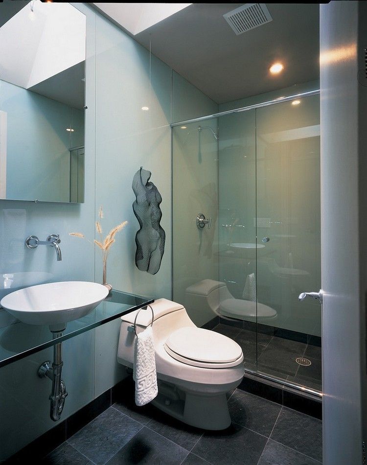 sklo-namiesto-obkladov-kupelna-vana-sprcha-sklenene-steny-sklenene-umyvadlo