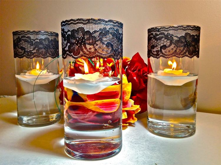 Sklenený držiak na čajovú sviečku-plávajúce sviečky s čiernymi hrotmi