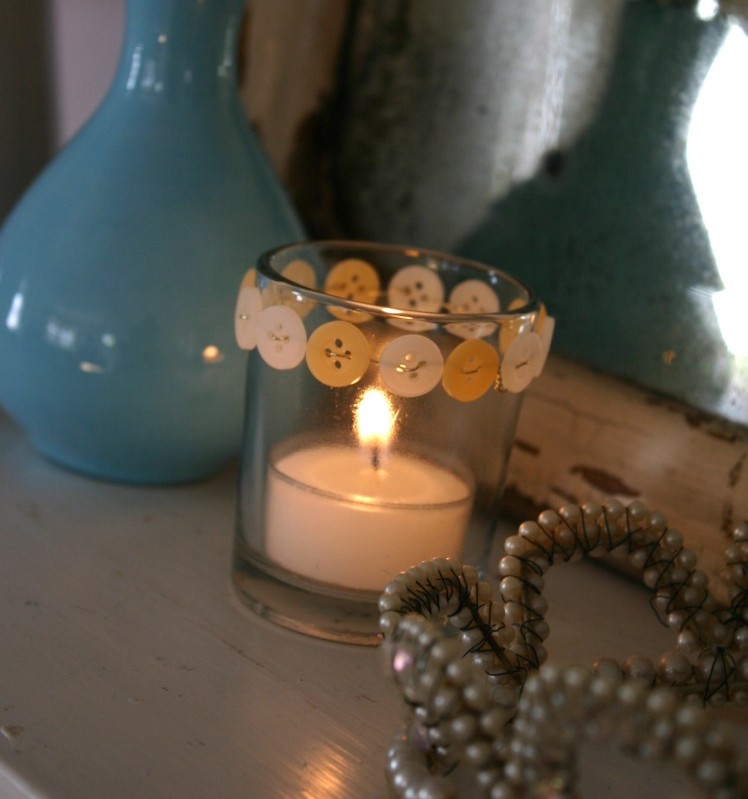 sklenený držiak na čajovú sviečku-ozdobné gombíky