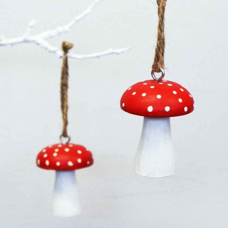 Nápad na šťastné kúzlo vyrobený z dreva - huby na zavesenie prívesok šťastie tinker silvestrovská muchotrávka drevená červená bodka