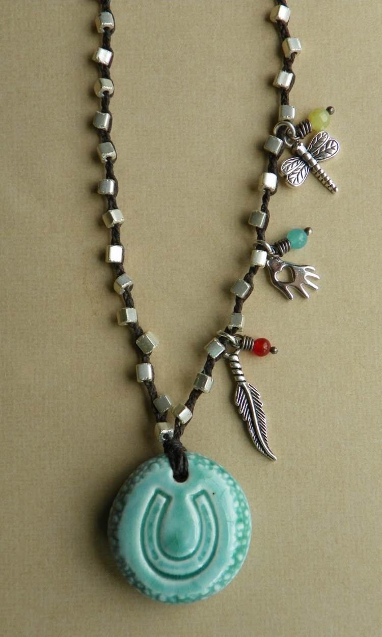 Vyrobte si šperky s motívom podkovy šťastie kúzelník drotár silvestrovský reťazec kutilský príves hlinená potlač podkova